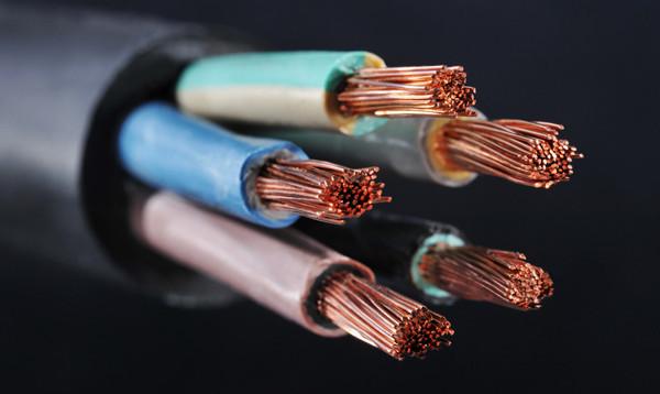 【珠江電纜】?jī)筛?.5平方電線擰在一起等于5平方電線嗎？